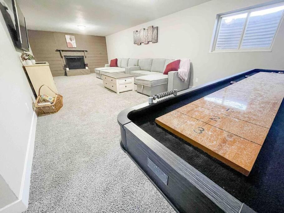 Pet Friendly/ping Pong/game Room!family Gathering Colorado Springs